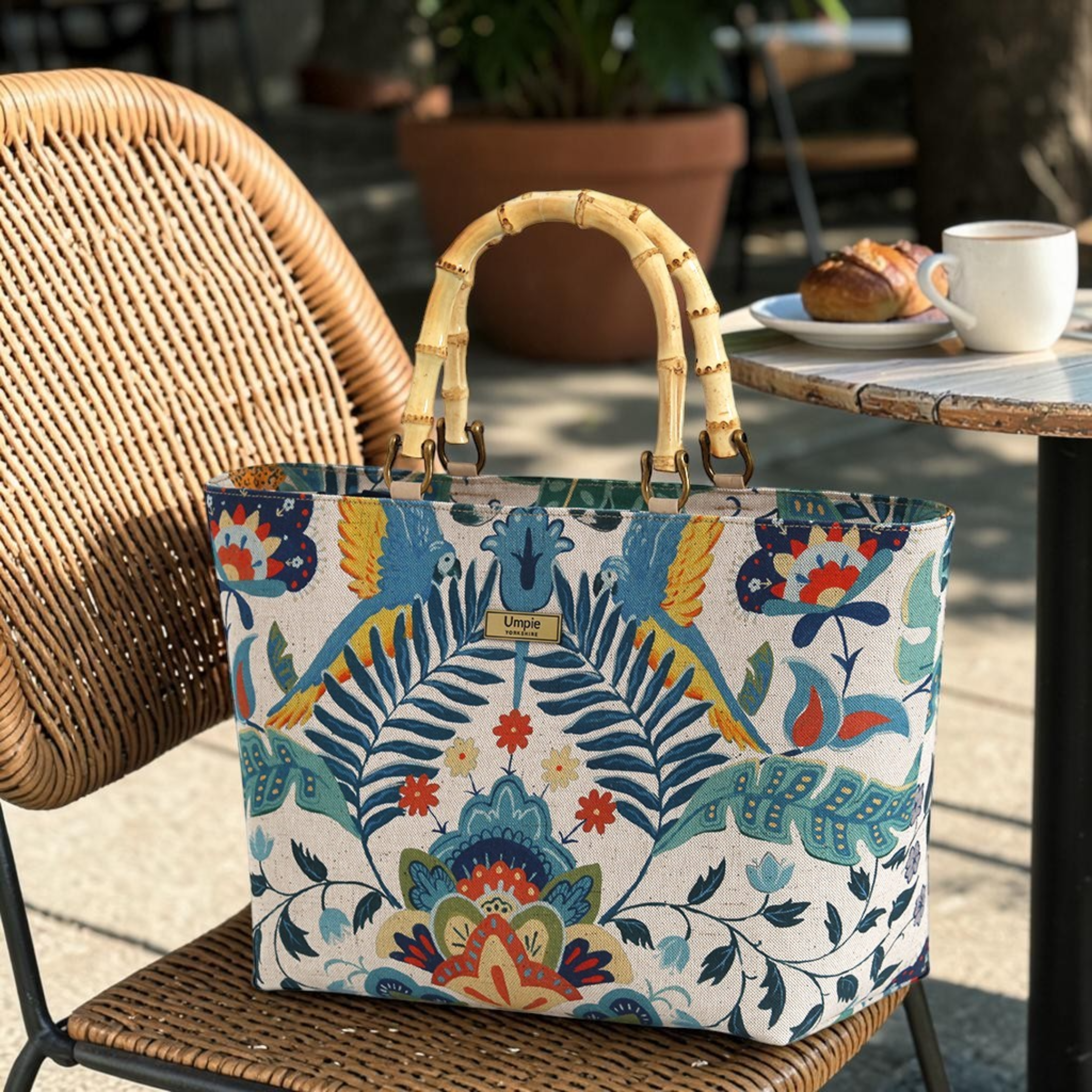 Umpie Handbags showcase products and collections